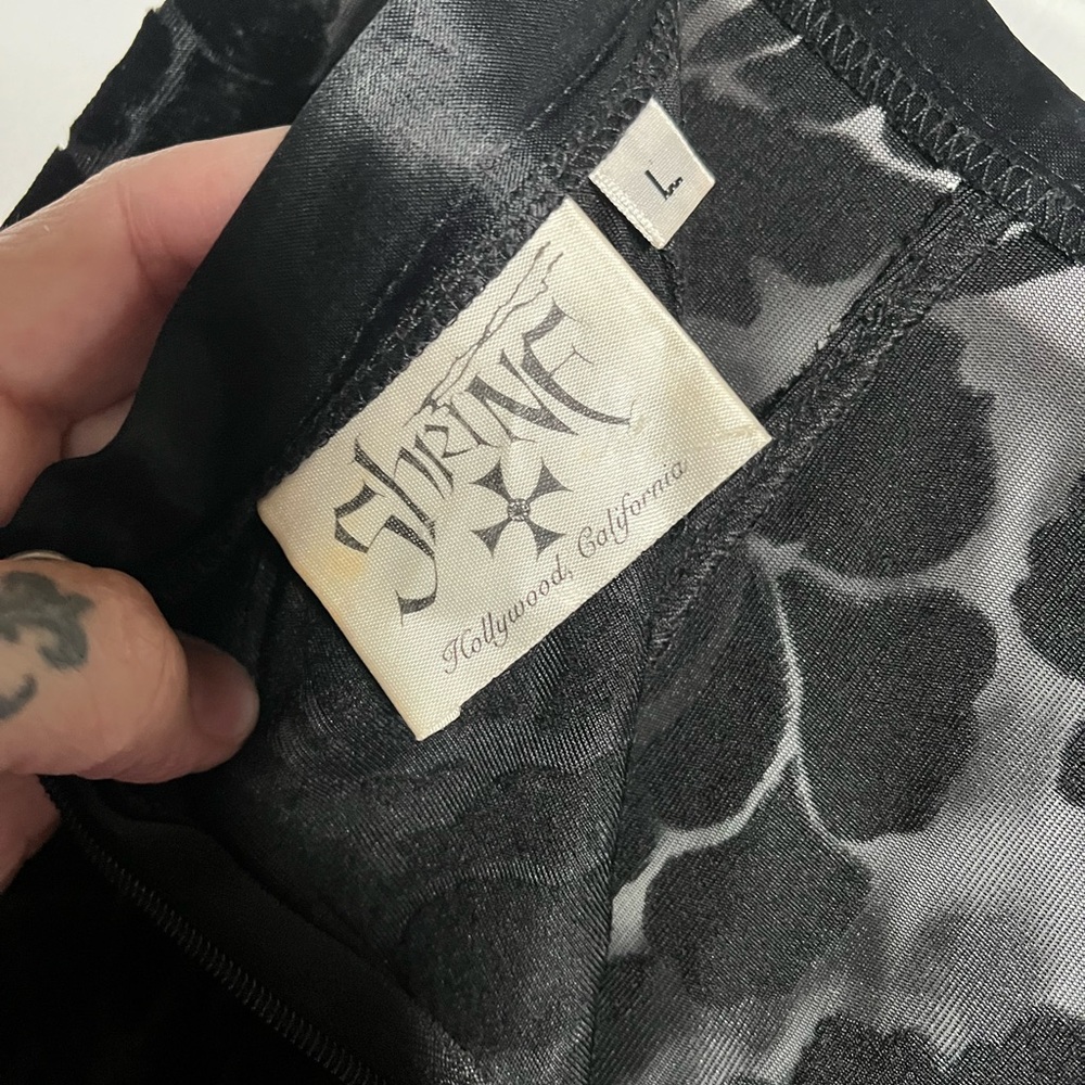 “Shrine” Burnout velvet sheer goth skirt - Picture 5 of 5